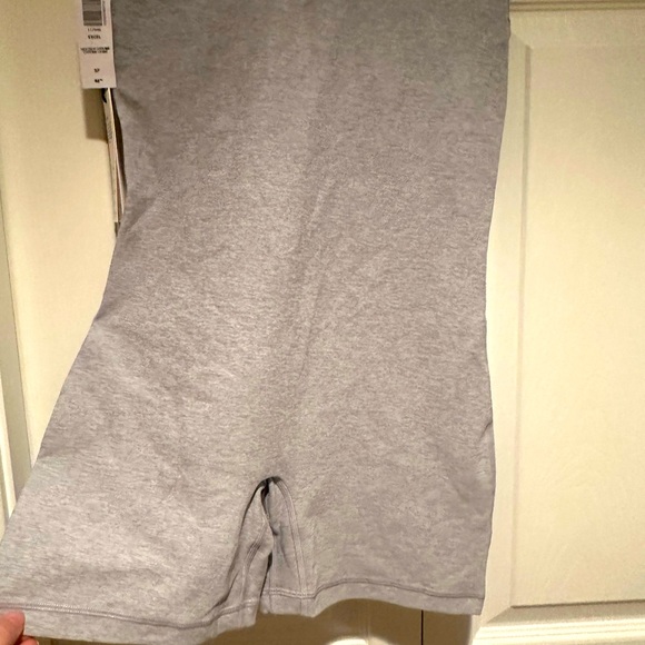 Aritzia | TNA Golden | Romper / Bodysuit | Exel | Heather Chrome | Small | BNWT - Picture 4 of 9